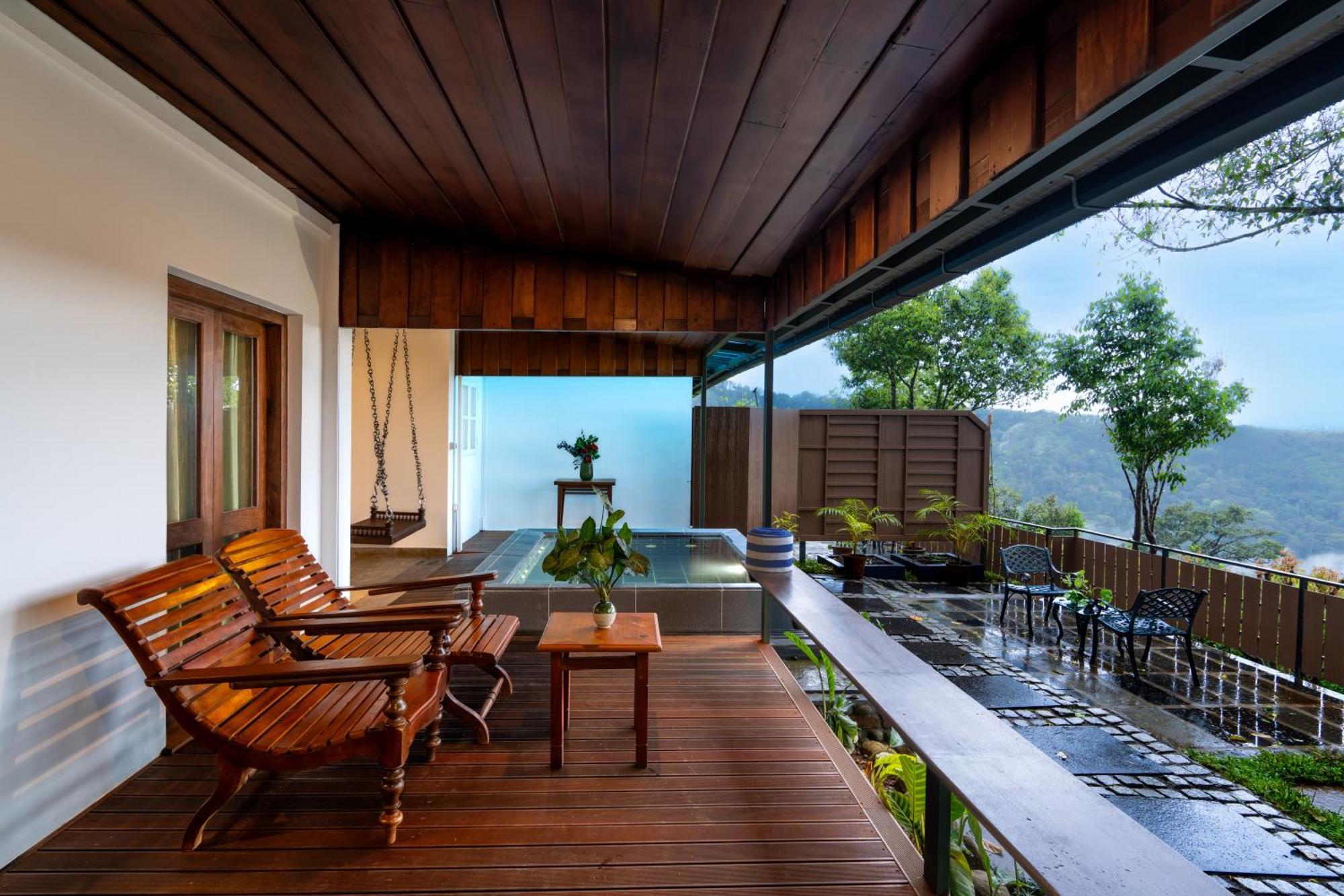 Honeymoon Suite